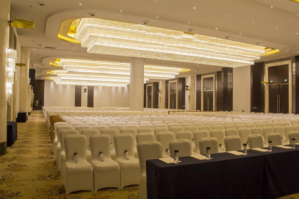 Chengdu Cynn Hotel Buitenkant foto
